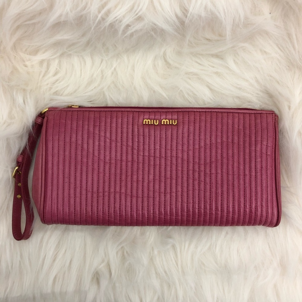 Luxury Miu Miu By Prada Peonia Wristlet! - image 8